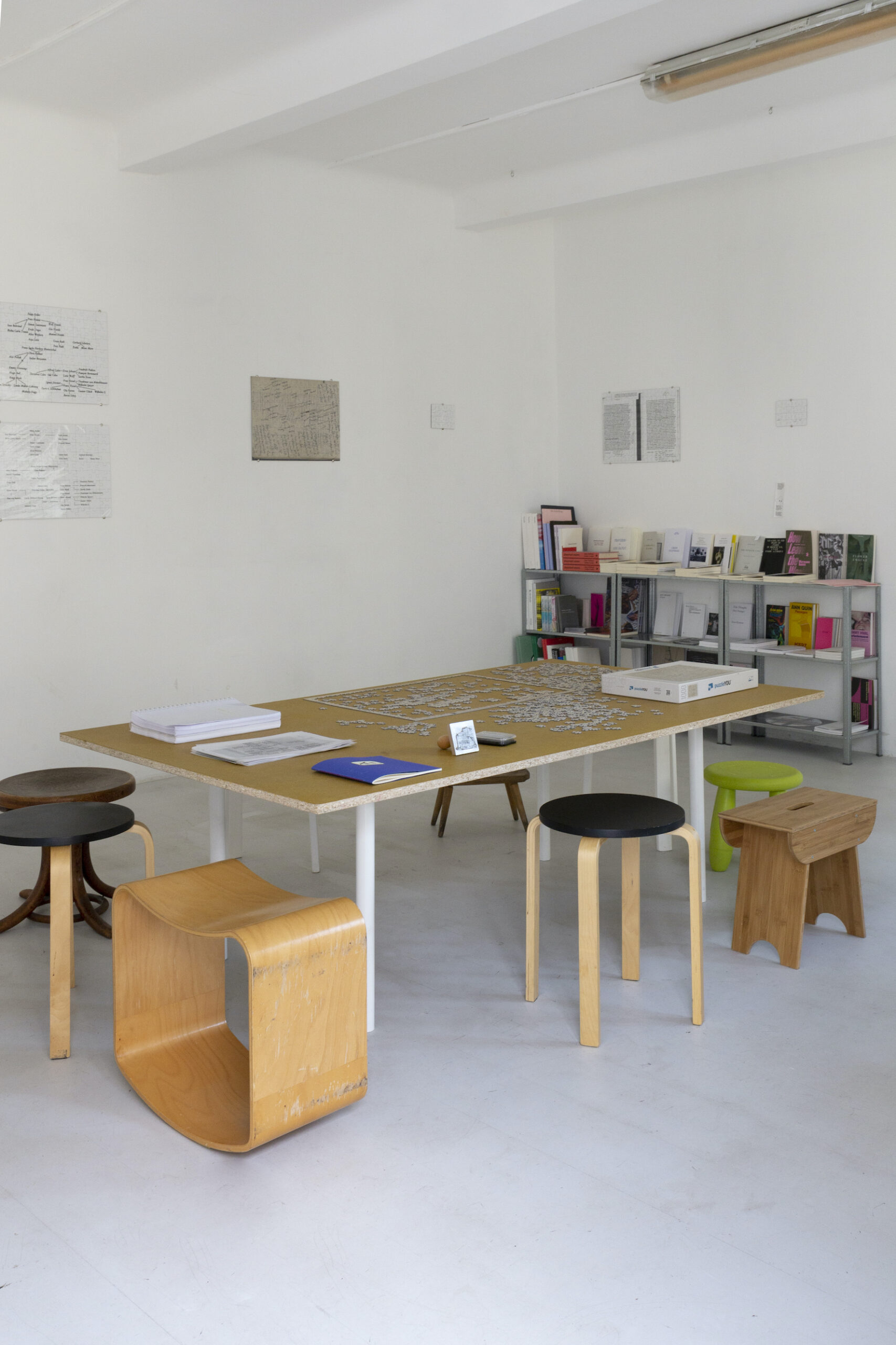Sam Dolbear, Constellations Precede Us, Installationsansicht, 15.12.2024-01.03.2025, Prosopopoeia, Wien